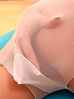 Infantil MILF in white Pantyhose